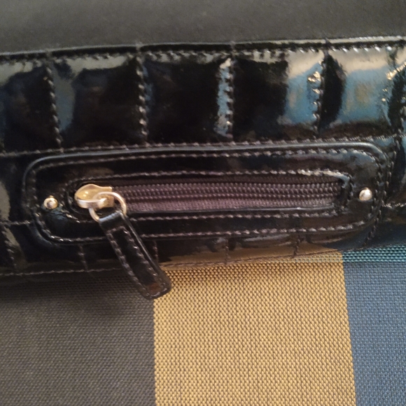 BCBG MaxAzria Tote Style Purse - Picture 4 of 13